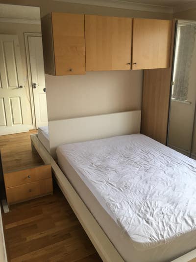 Large Furnished Ensuite Bedroom Main Photo