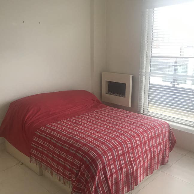 Large Double Room Penthouse - Bills Included  Main Photo