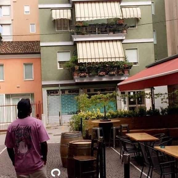 I am a professional male  aged 31 looking for... Main Photo