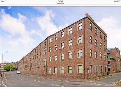 2 bedroom first floor flat Main Photo
