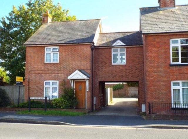 Double room in friendly house with parking Main Photo