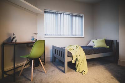‼️⏰ Single Room Available ⏰‼️ Main Photo