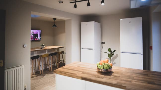 ‼️⏰ Single Room Available ⏰‼️ Main Photo