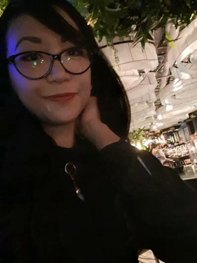 Professional Female looking for a room/studio Main Photo