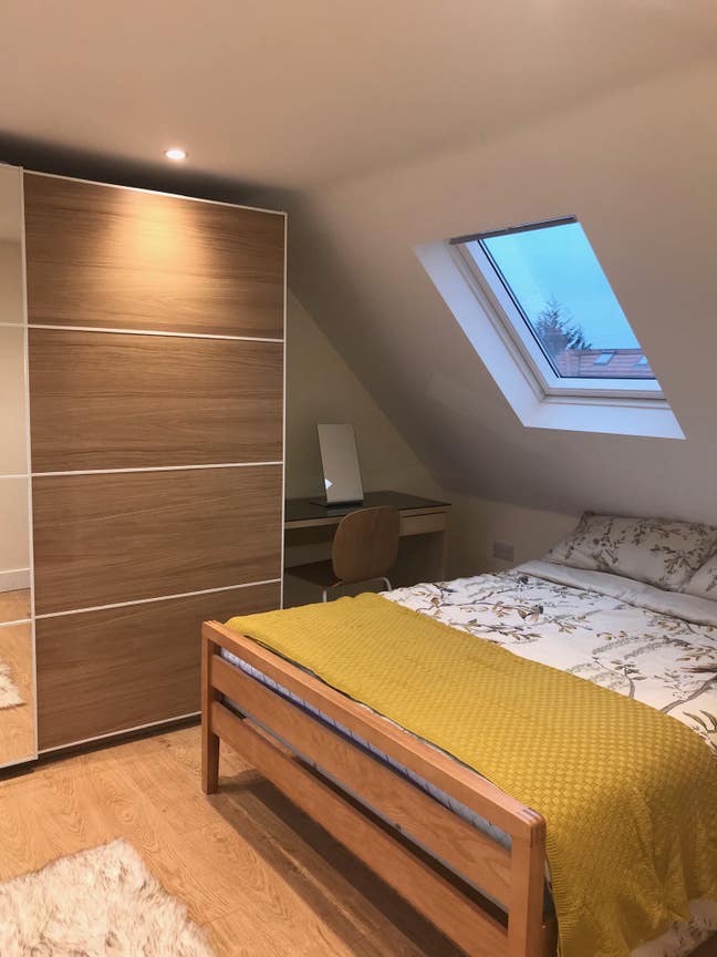 Beautiful  1 bed min central line inc bills  Main Photo