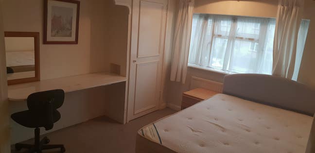 Rooms available in August for RHUL Students  Main Photo