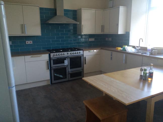 Shared house, All bills, cleaner, sky, wifi,  Main Photo