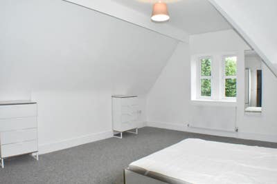 Double En-Suite Room in Stunning House Main Photo
