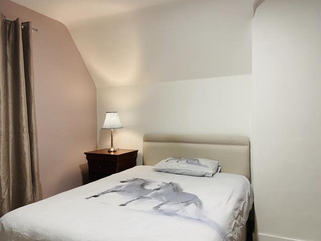 Comfortable Double Bedroom WiFi/TV Main Photo
