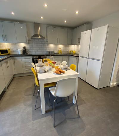 Light, Bright Spacious Double En-Suite Main Photo