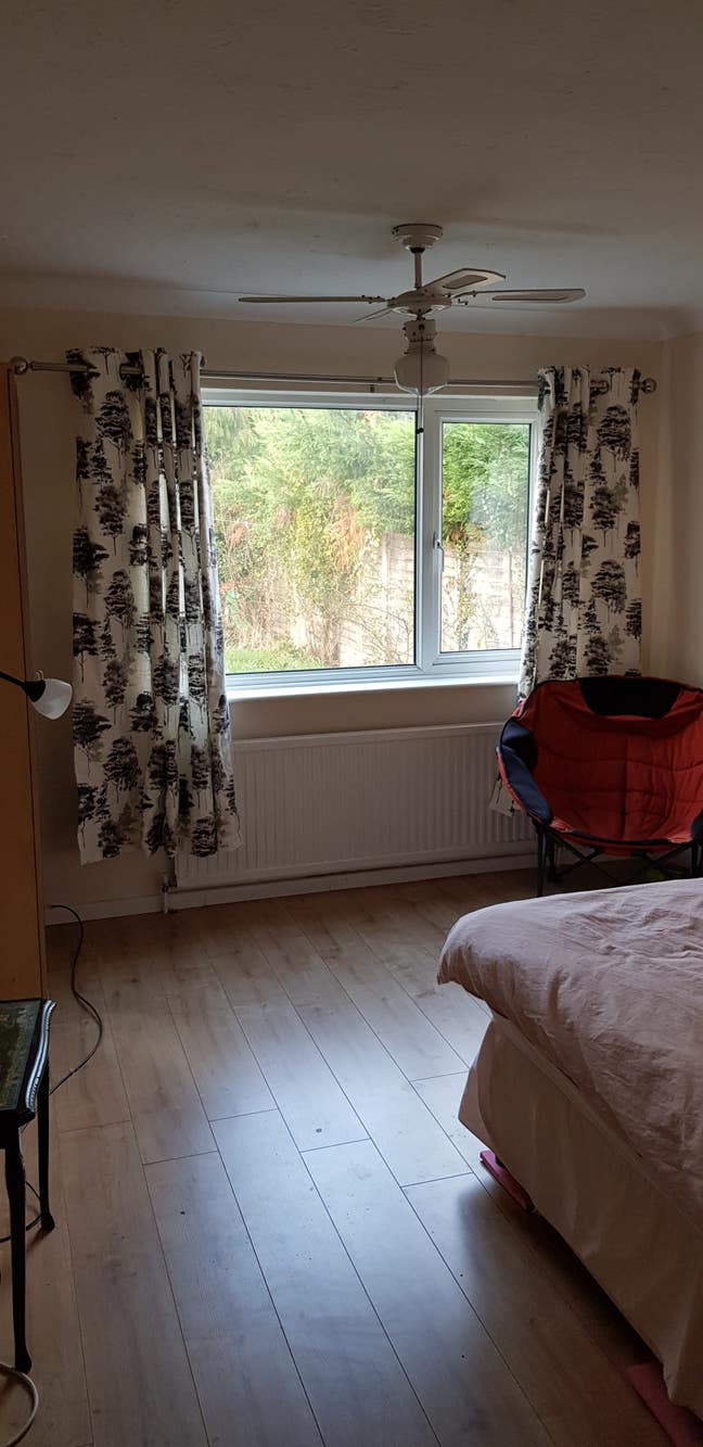 Double bedroom with use off modern kitchen /bathro Main Photo