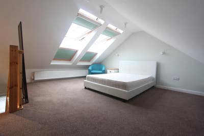 Stunning loft room overlooking river Exe Main Photo