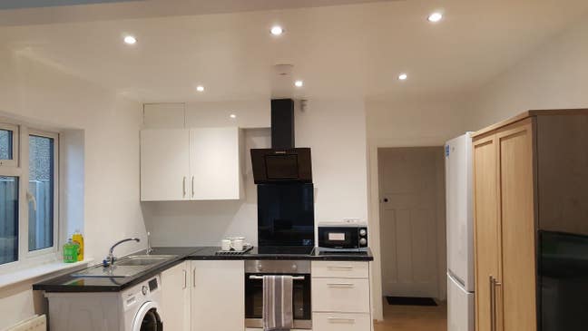 Stylish studio for 2-NoAgentFees-Bills incl-Slough Main Photo
