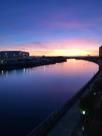 Luxury Riverside Apartment Main Photo