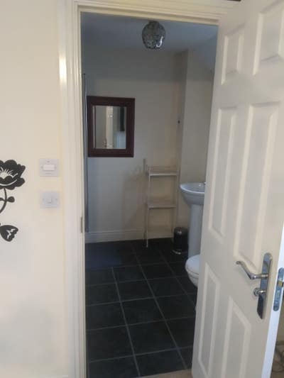 Very large double bedroom with ensuite. (Mon-Fri) Main Photo