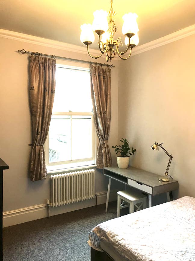 Large Double Room  Main Photo