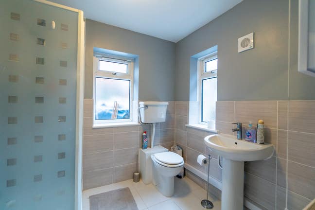 🍂 Autumn Sale! 🍂 Spacious Room in RG1 Main Photo