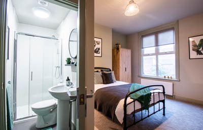 Specious, Luxury House Share - Castleford Main Photo