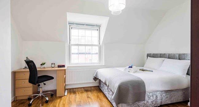 &pound;900 PCM double room, Zone 2, 1 min East Acton St. Main Photo