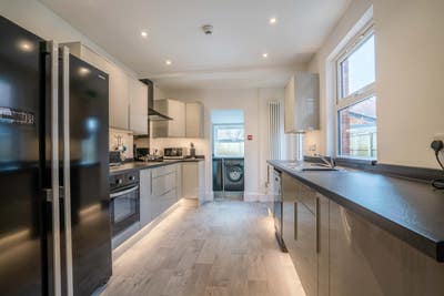 Professional House share GL1 -  Main Photo