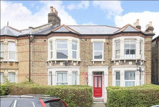 Spacious, light and airy double room Main Photo