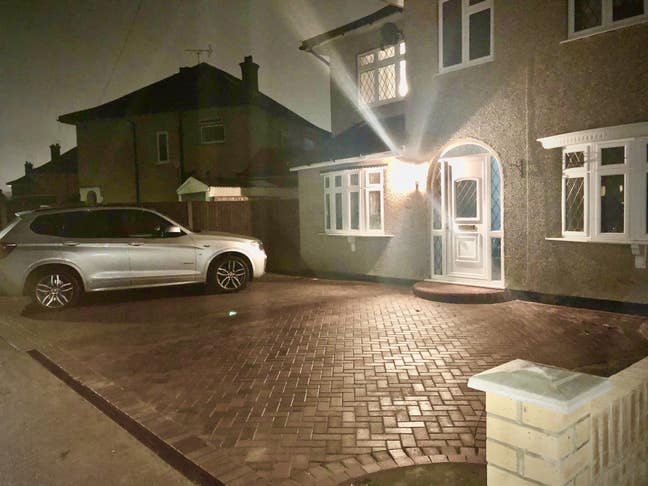 Professional House share in large modern house Main Photo