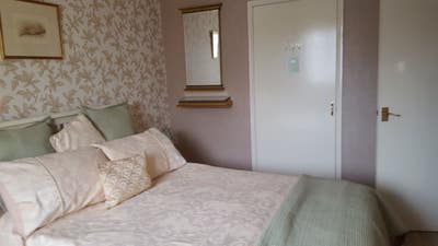 ✨ Double Bedroom/Own Bathroom ✨ Woking  Main Photo