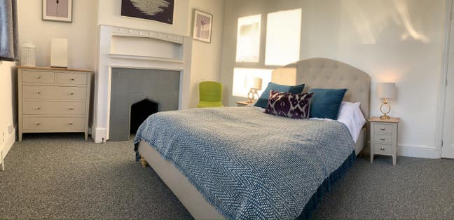 Luxury NEW room close to hospital/Newcastle  Main Photo