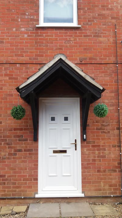 2 bed semi-detached house to rent Main Photo