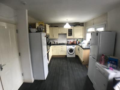  Room in shared house. All bills included Main Photo