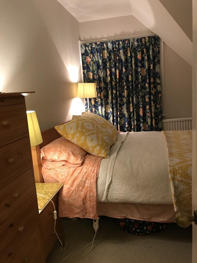 5 min walk to TW station. Weekdays or full time Main Photo