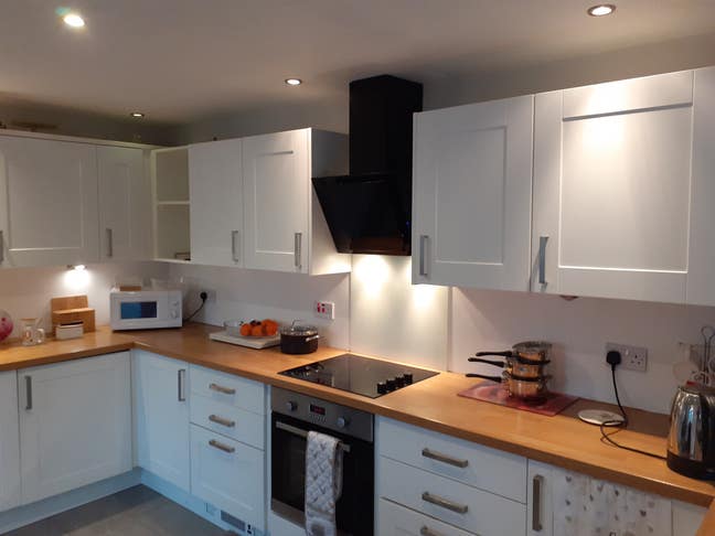 Luxurious  Detached Property Close to Town  Main Photo