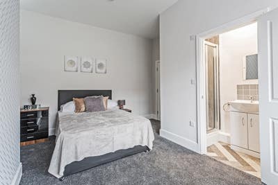 Modern Double En-Suite - Available Mid July Main Photo