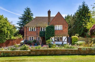 Guildford - wonderful, detached family house - GU1 Main Photo