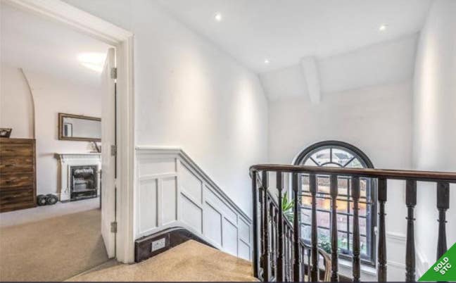 Large studio room on its own floor - on the Downs Main Photo