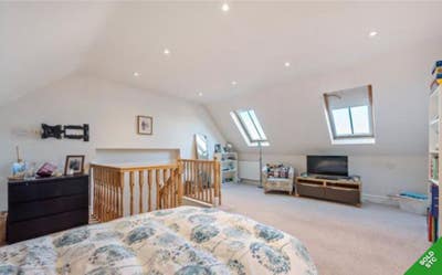 Large studio room on its own floor - on the Downs Main Photo