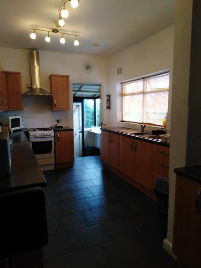  Room Available in a Large Clean Furnished Propery Main Photo