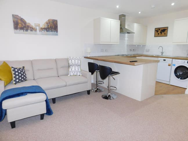 WEST GATE - Luxury Fully Furnished Apartment Main Photo