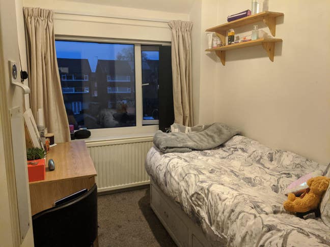 Private landlord -  All bills incl Female Share Main Photo