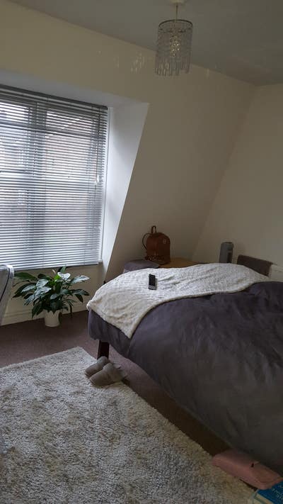 Bright Sunny Double Room - Zone 2 Main Photo