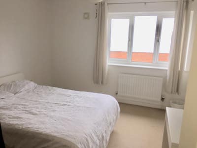 Large Double En Suite Room Bills Included Main Photo