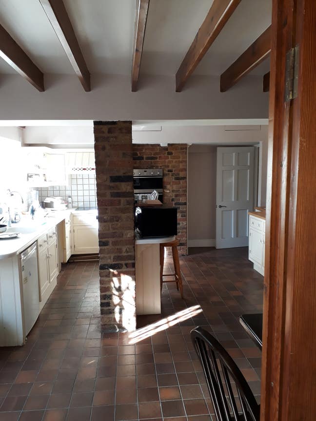 Large Double room close to pinewood studios  Main Photo