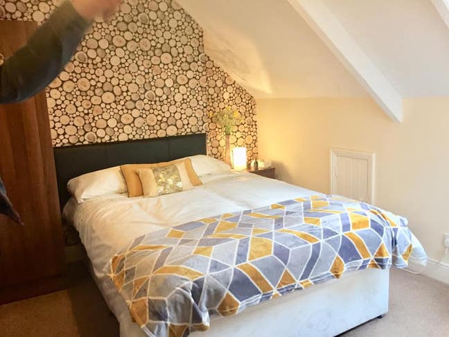 Ensuite Double Room Close to Chilli Metro, Heaton Main Photo
