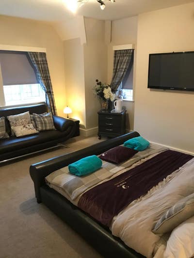  Stunning ensuite room available Main Photo