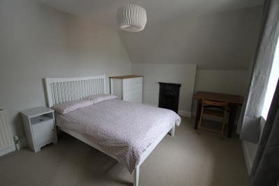 Fabulous Room in Perfect Location Main Photo