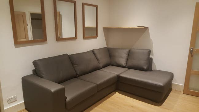 Beautiful room in a newly renovated shared house  Main Photo