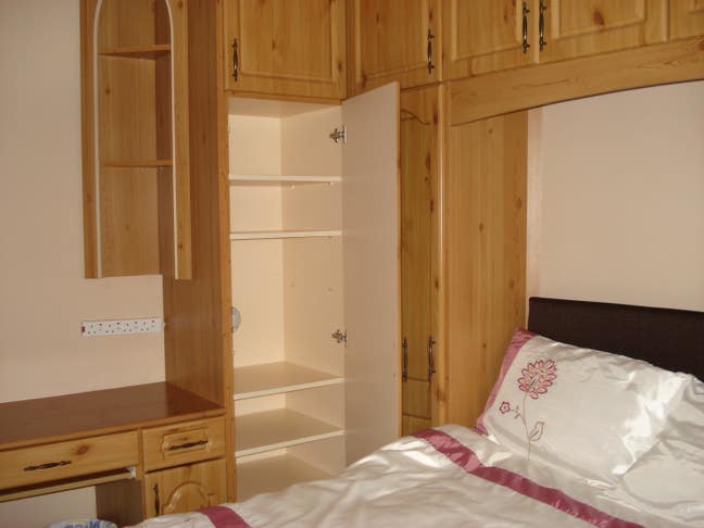 Spacious room,residents kitchen  on first floor. Main Photo