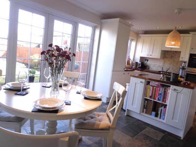 Double Room in Stunning House, ideally located Main Photo