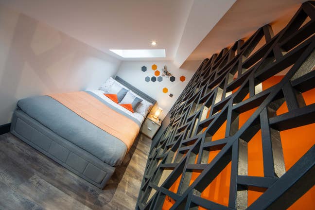 ENSUITE 5* Double Bedroom  and bills inclusive  Main Photo