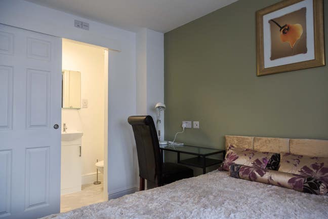 Luxury room  in central Wokingham Main Photo
